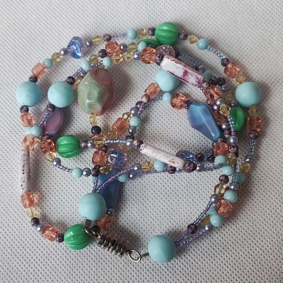 Mixed Media Vintage Three Strand Necklace Silver Tone Ribbed Barrel Clasp EUC - Picture 4 of 9